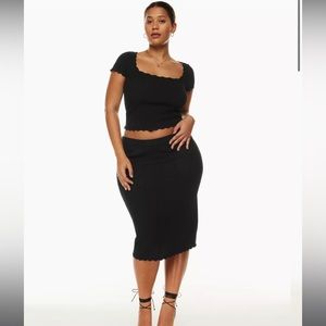Aritzia black vines skirt
